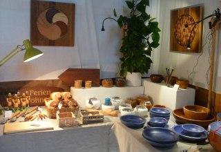 Galerie in der Scheune, Hintersee, nur am Pfingstwochenende; Blick in die Verkaufsausstellung in 17375 Hintersee im Rahmen der landesweiten Aktion KUNST:OFFEN // © Drechslerei Rose Galerie in der Scheune, Hintersee, nur am Pfingstwochenende; Blick in die Verkaufsausstellung in 17375 Hintersee im Rahmen der landesweiten Aktion KUNST:OFFEN // © Drechslerei Rose