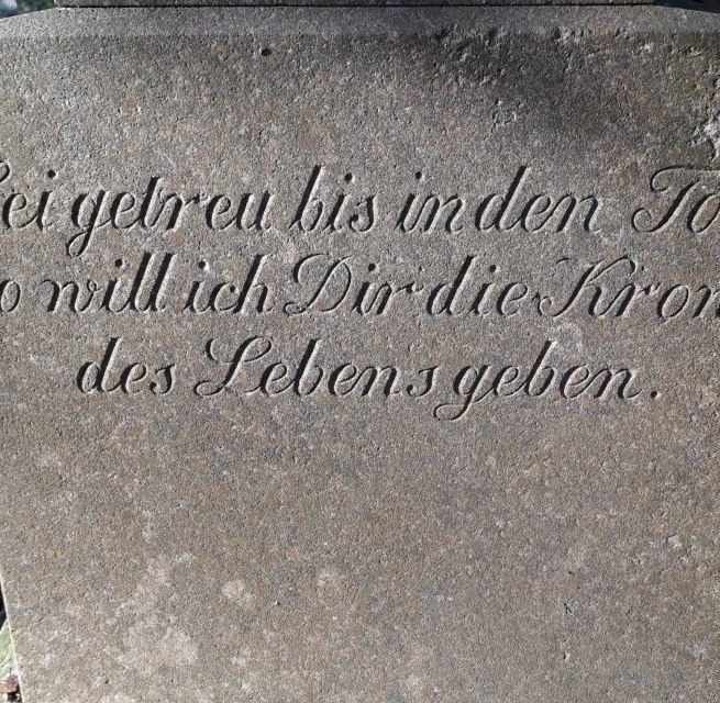 Grabinschrift St.-Jürgen-Friedhof // © Angela Pfennig Grabinschrift St.-Jürgen-Friedhof // © Angela Pfennig
