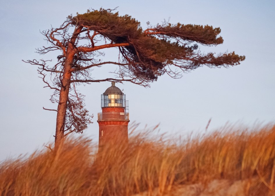 Den Darßer Weststrand schmückt ein Leuchtturm, der Teil des NATUREUMs ist., © Anke Neumeister/Deutsches Meeresmuseum