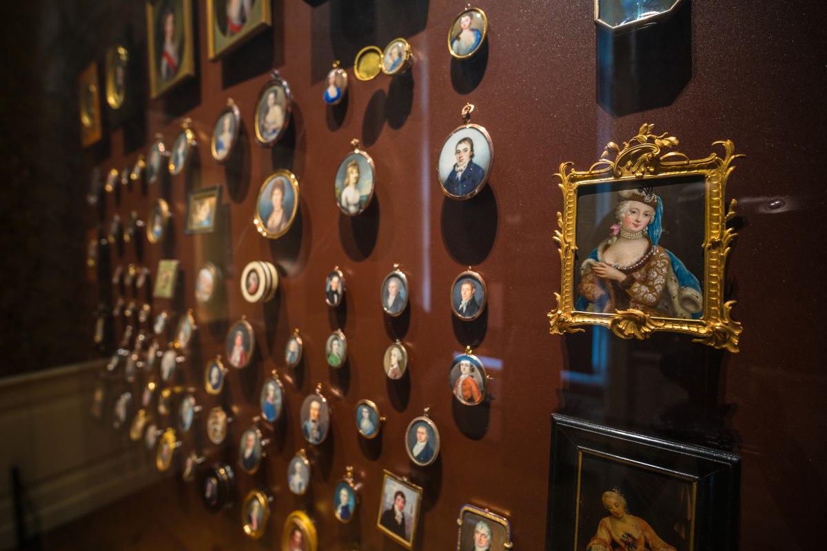 Miniaturgem&auml;lde in der Galerie Museum Schloss Ludwigslust // &copy; SSGK MV / Timm Allrich