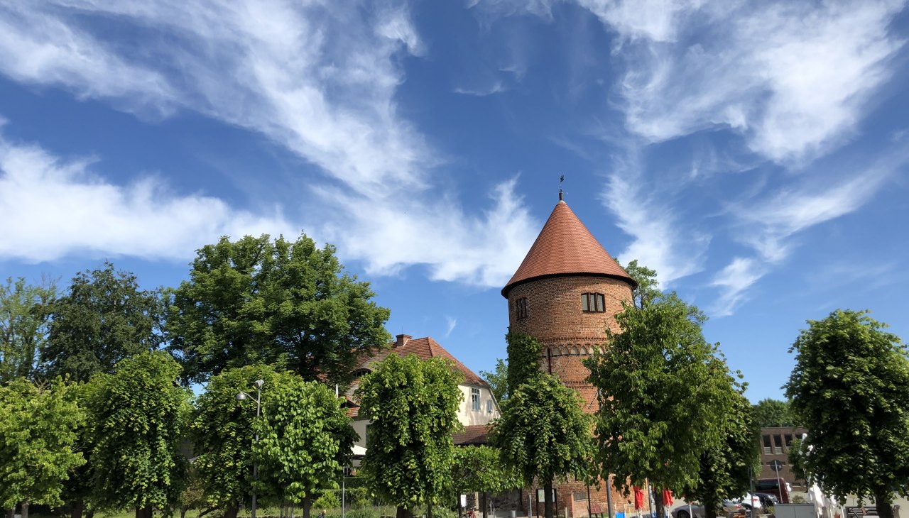 Der Burgturm in L&uuml;bz gegen&uuml;ber des ZZK, &copy; Nadja Schmalenberg
