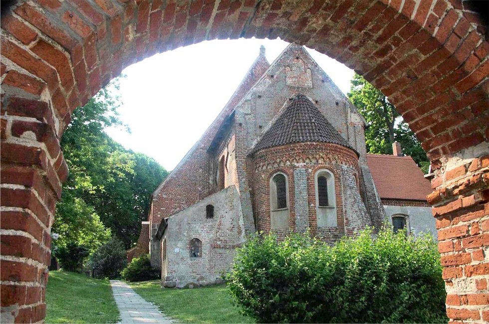 Blick auf einen der ältesten Sakralbau der Insel Rügens, © Tourismuszentrale Rügen Blick auf einen der ältesten Sakralbau der Insel Rügens, © Tourismuszentrale Rügen
