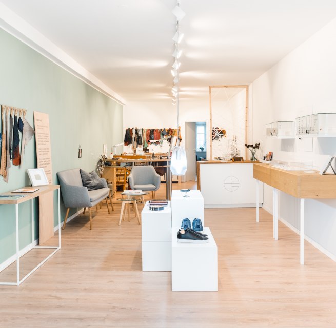 Store // &copy; Erik Gross