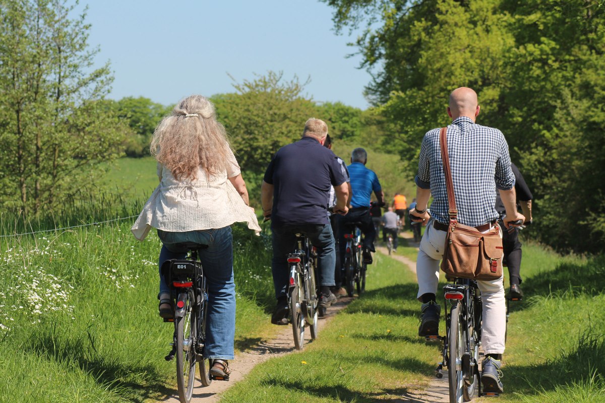 Radtour auf naturbelassenen Wegen // &copy; Biosph&auml;renreservatsverwaltung
