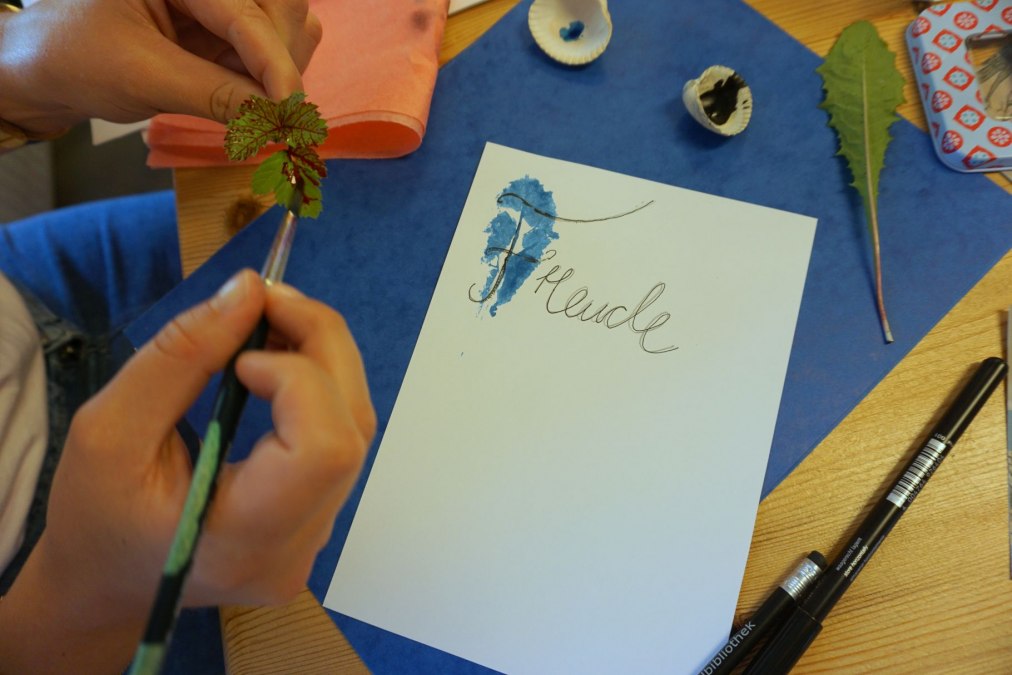 Kalligrafiekurs, © Kurverwaltung Ahrenshoop Kalligrafiekurs, © Kurverwaltung Ahrenshoop