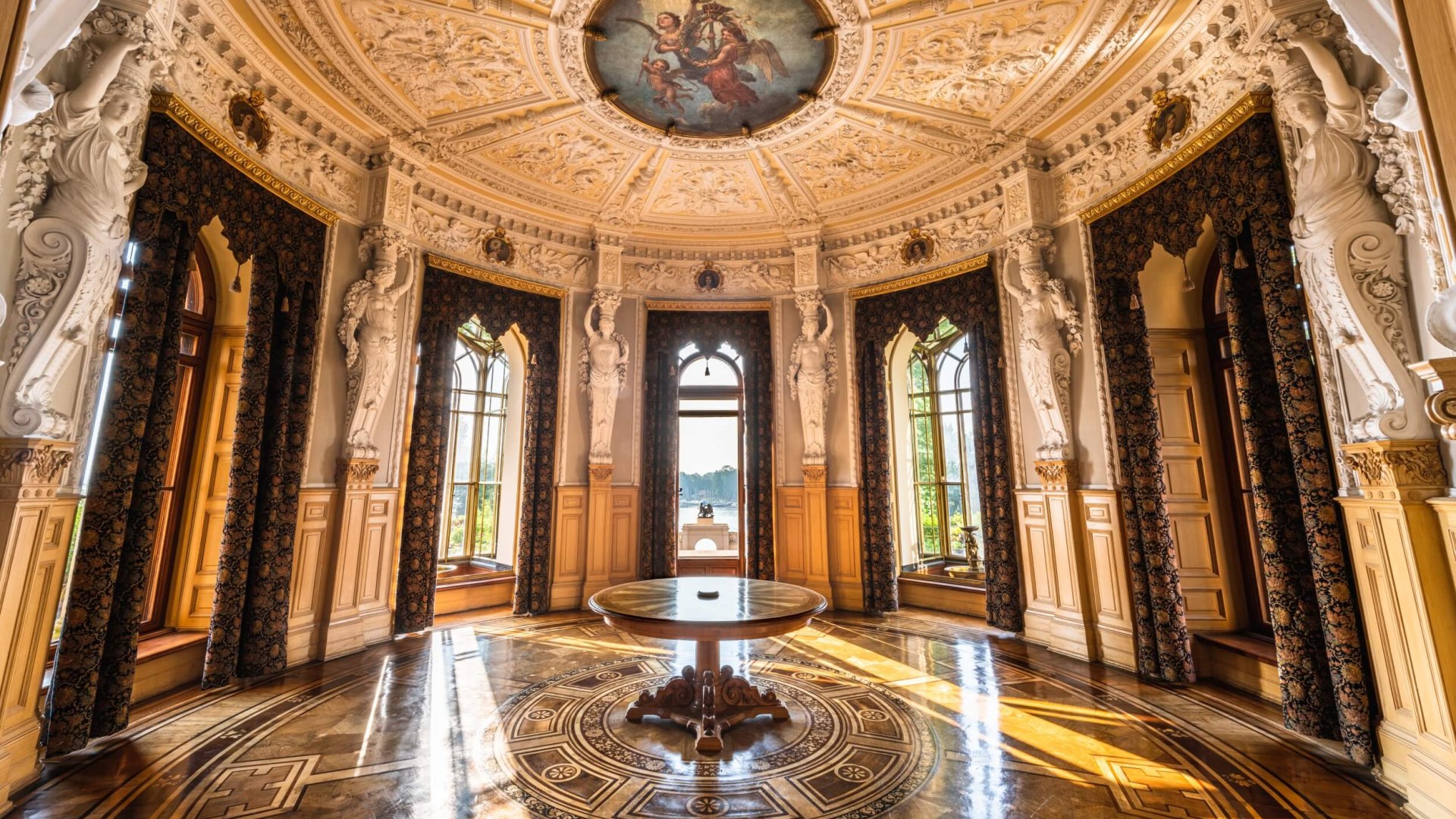 Das Blumenzimmer errichtete Friedrich Franz II. für seine erste Ehefrau Auguste. // © MV-T/Tiemann Das Blumenzimmer errichtete Friedrich Franz II. für seine erste Ehefrau Auguste.