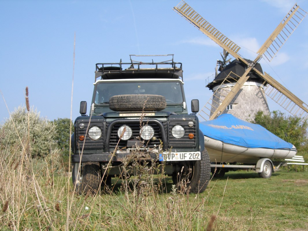 Landrover bij de molen // &copy; Gunnar Fiedler