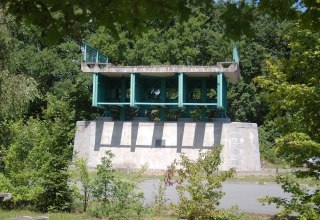 Das Br&uuml;ckendenkmal befindet sich &ouml;stlich der Elbe., &copy; Gabriele Skorupski
