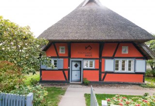 Fischlandhaus Bibliothek Ostseebad Wustrow // &copy; Moritz Kertzscher