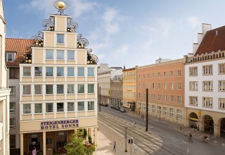 In bester Innenstadtlage begrüßt das Steigenberger Hotel Sonne seine Gäste aus aller Welt. // © Steigenberger Hotel Sonne In bester Innenstadtlage begrüßt das Steigenberger Hotel Sonne seine Gäste aus aller Welt. // © Steigenberger Hotel Sonne