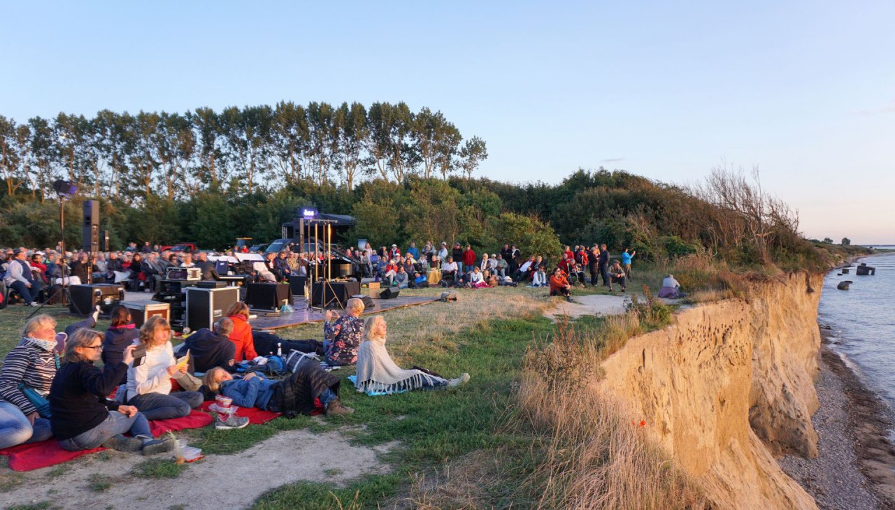 Slotconcert van de concertreeks "Naturkl&auml;nge" 2017 op de Hohe Ufer tussen Ahrenshoop en Wustrow, &copy; Kurverwaltung Ahrenshoop &middot; Foto D&eacute;sir&eacute;e Holzerland