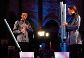 Gert Anklam und Beate Gatscha mit Saxophon und Wasserstichorgel // &copy; Liquid Soul