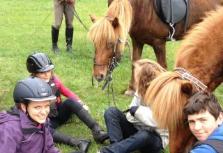 Der Islandpferdehof Fischland lädt zum Reiten lernen für Jedermann ein, © Islandpferdehof Fischland/ Olaf Fretwurst Der Islandpferdehof Fischland lädt zum Reiten lernen für Jedermann ein, © Islandpferdehof Fischland/ Olaf Fretwurst