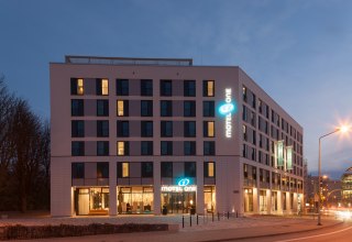 Aussenansicht Motel One Rostock, &copy; Motel One Rostock