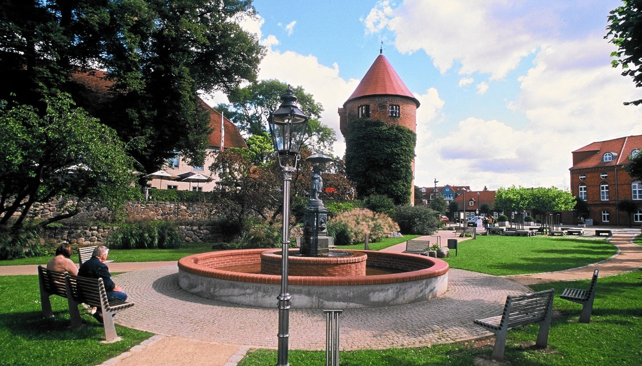 Blick zum Stadtmuseum Amtsturm, © Maik Senkbeil, Stadt Lübz Blick zum Stadtmuseum Amtsturm, © Maik Senkbeil, Stadt Lübz