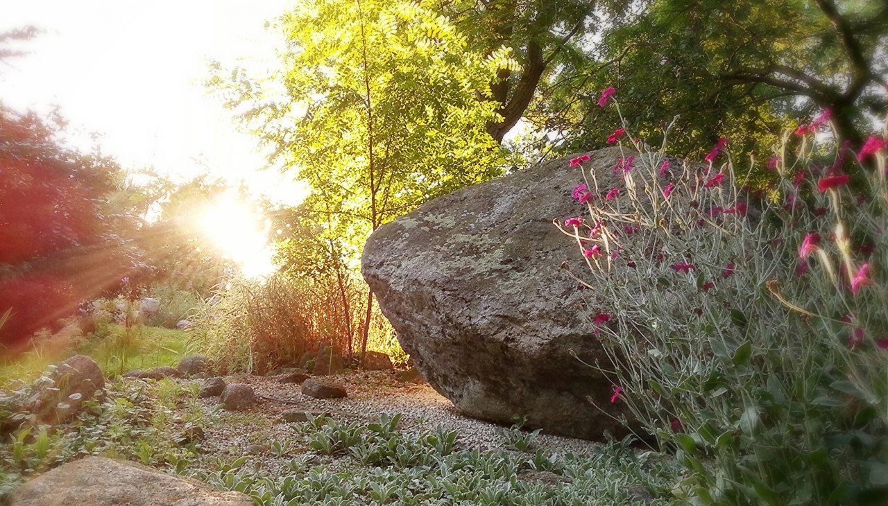 Deutsch-Japanischen Hain - Li Wa Stein der unendlichen Harmonie, &copy; Schloss Mitsuko