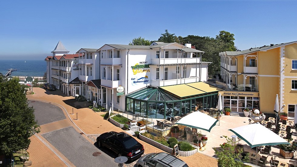 Das AKZENT Waldhotel Göhren auf der Insel Rügen direkt am Strand // © AKZENT Waldhotel Göhren GmbH Das AKZENT Waldhotel Göhren auf der Insel Rügen direkt am Strand // © AKZENT Waldhotel Göhren GmbH