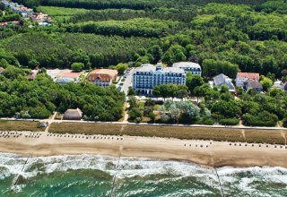 Au&szlig;enansicht vom Upstalsboom K&uuml;hlungsborn, &copy; Upstalsboom K&uuml;hlungsborn