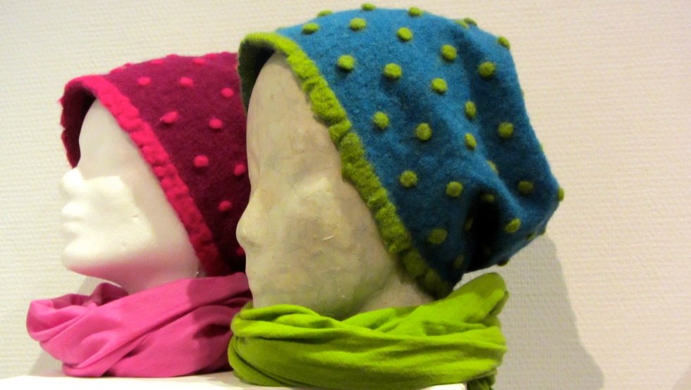 Mützen und Loops, © Asta Rutzke Mützen und Loops, © Asta Rutzke