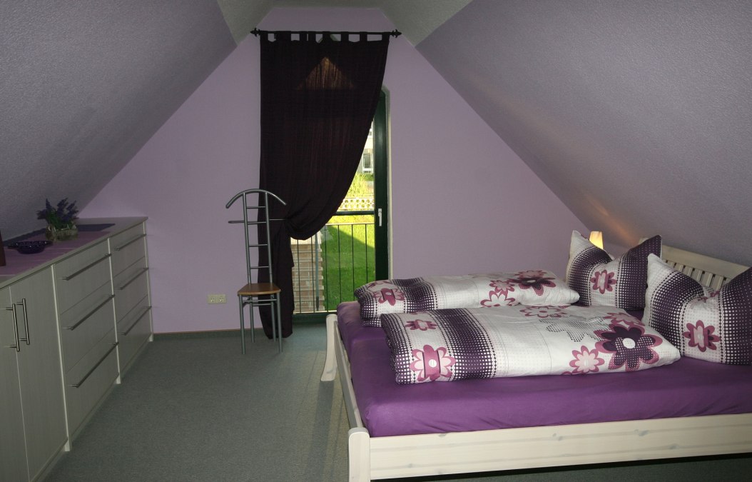 Gemütlich eingerichtetes Schlafzimmer, © Andreas Hollstein Gemütlich eingerichtetes Schlafzimmer, © Andreas Hollstein