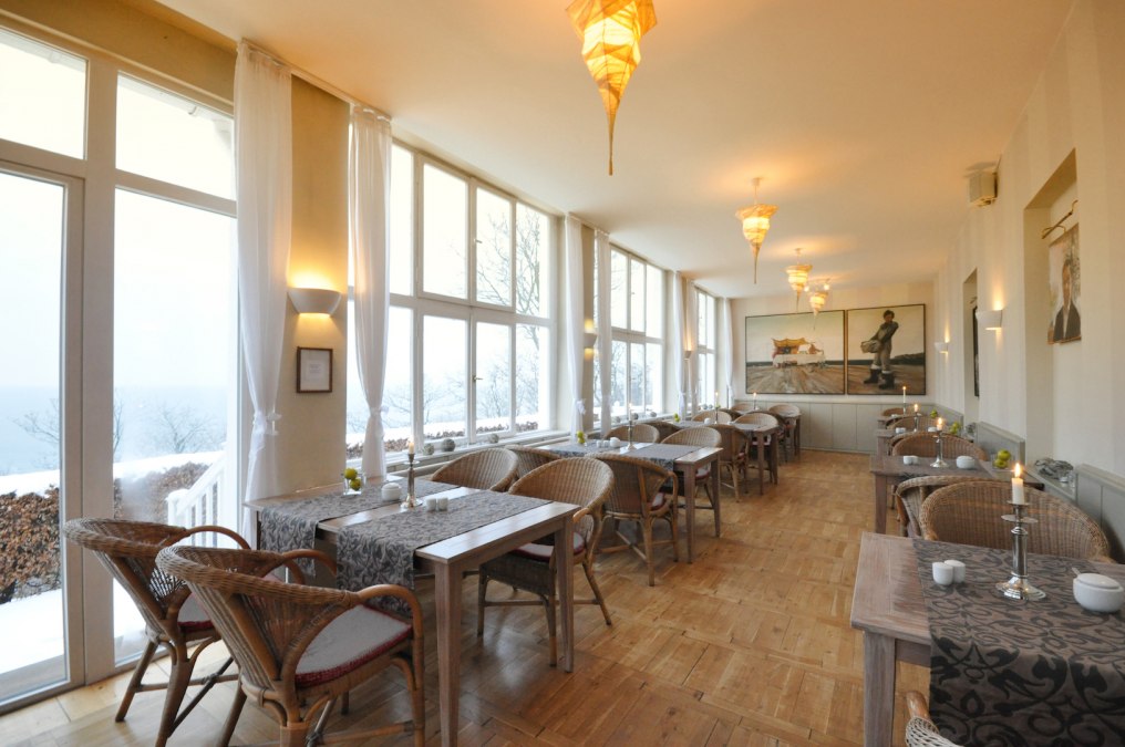 Verglaste Veranda im Panorama Hotel Lohme, &copy; Matthias Ogilvie