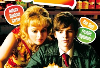 Film-Cover - Eine Frau und ein Mann sitzen vor einer Torte // &copy; filmfriend