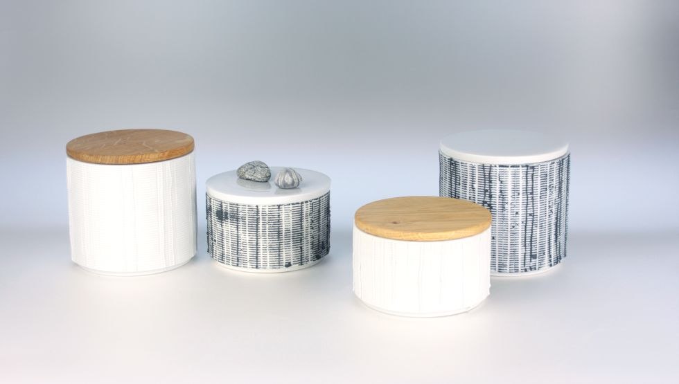 Dosen H70-105 teilweise mit Engobe und Holzdeckel, &copy; Lisa Kaufmann