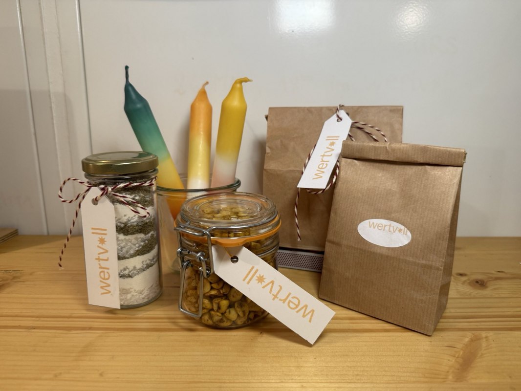 Selbstgebasteltes // &copy; wertvoll