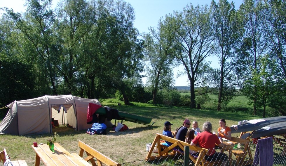 De camping op het terrein van de jeugdherberg Graureiher // &copy; Martin Hagemann