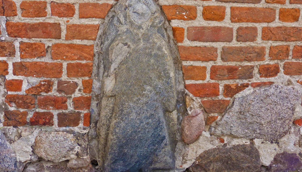 Der "Mönchstein", ein besonderer Bildstein auf Rügen, © Archäo Tour Rügen Der "Mönchstein", ein besonderer Bildstein auf Rügen, © Archäo Tour Rügen