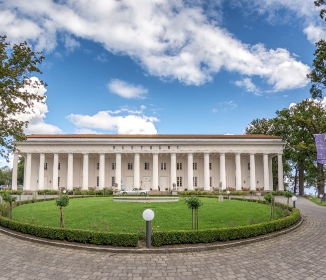 Frontansicht Hotel Badehaus GoorAnfahrt // &copy; Mirko Boy/ hadiko