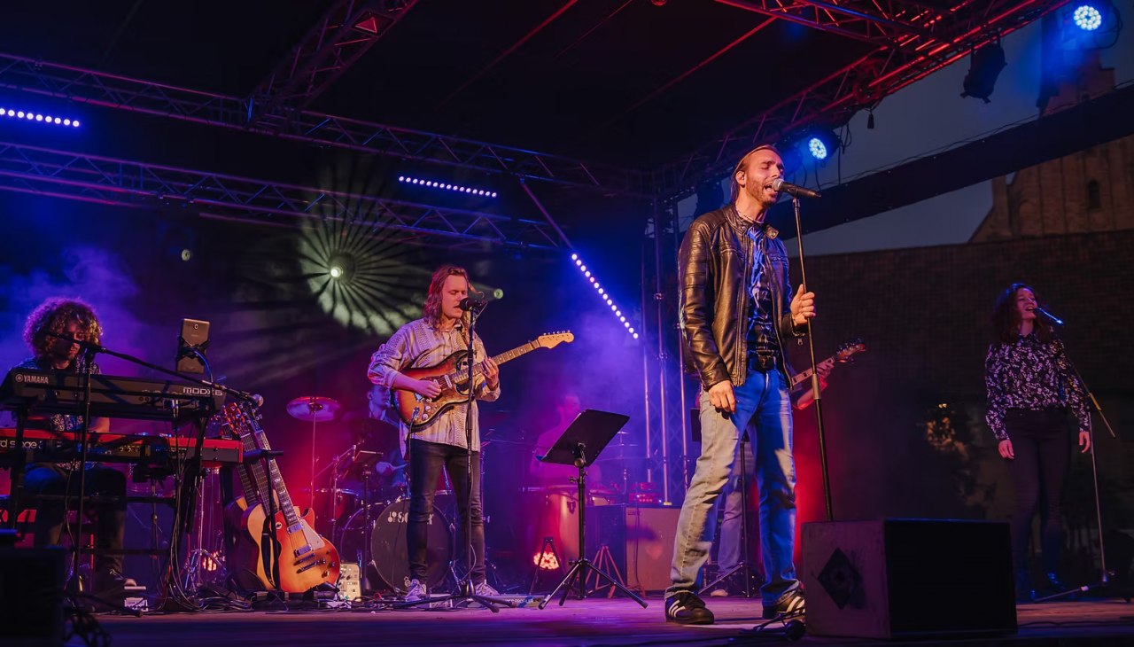 Phil Collins Tribute Show, &copy; Elisa Peter