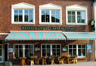 &copy; Annemarie Trezak