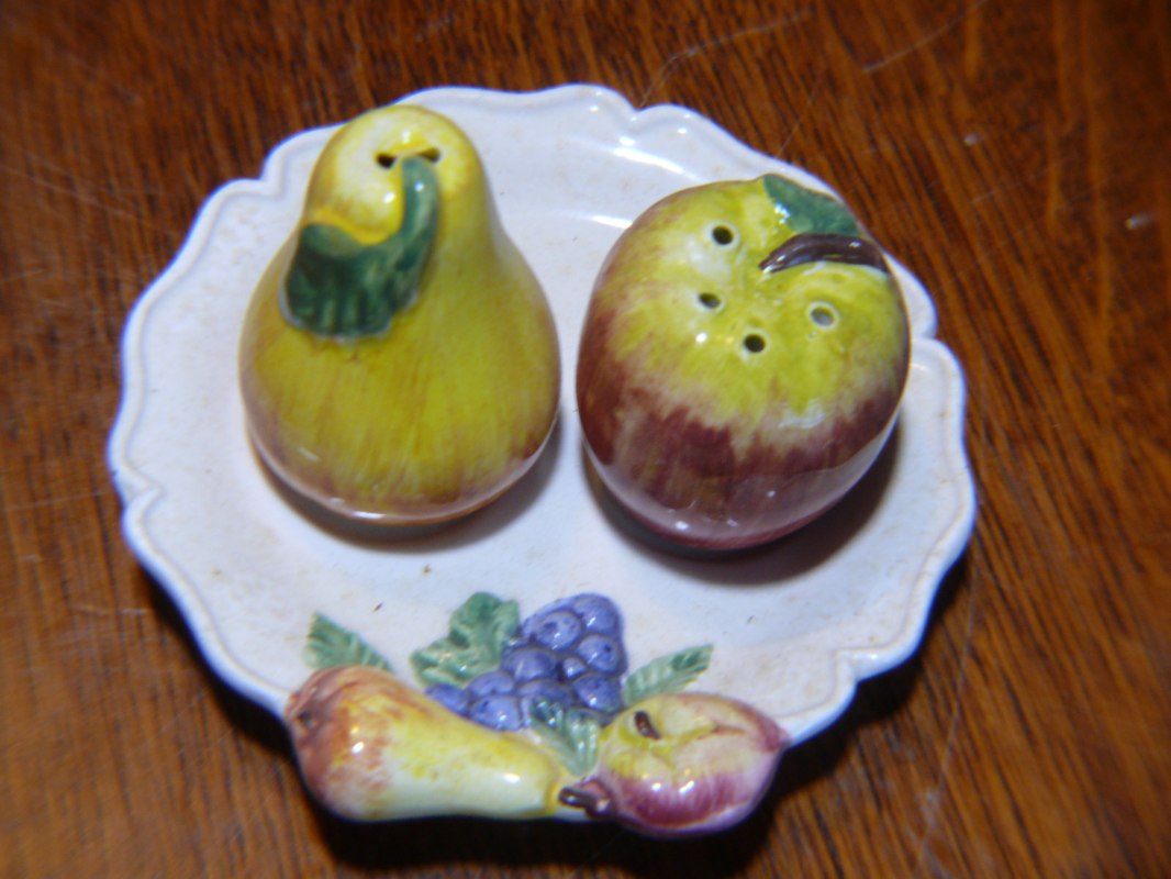 Salz- und Pfefferstreuer Obst // &copy; Peter Ramsch