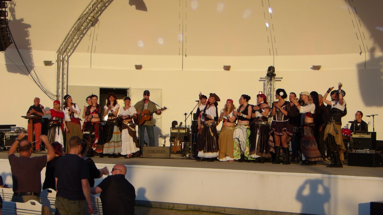 Musik, Kunst & Mee(h)r in Warnem&uuml;nde // &copy; Luca Zeug