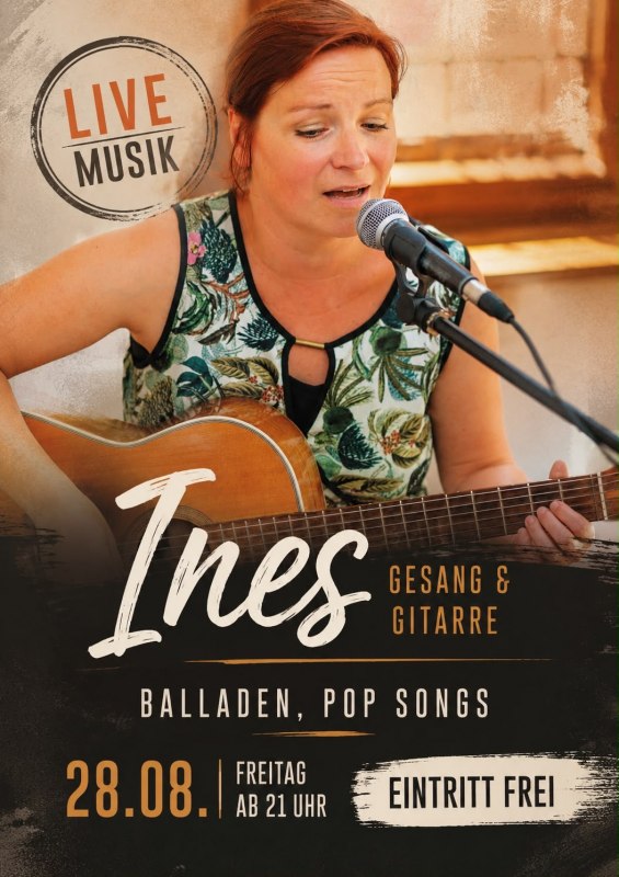INES Gesang&Gitarre // &copy; SAV