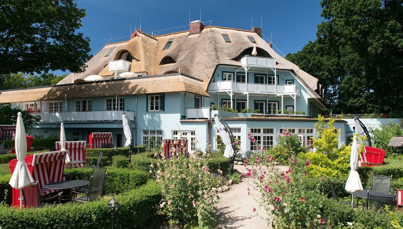 Hotel Fischerwiege mit Frühstücksgarten, © Arnt Löber Hotel Fischerwiege mit Frühstücksgarten, © Arnt Löber