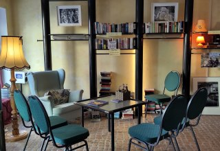 &copy; Angelika Warning