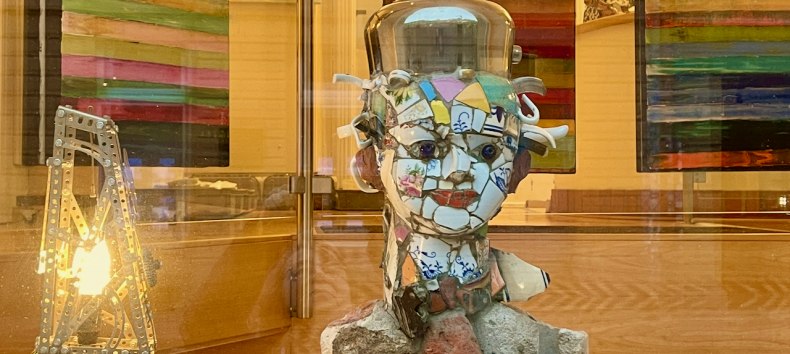 "Das fr&ouml;hliche Kind" und Lichtobjekt, &copy; Ute Laux