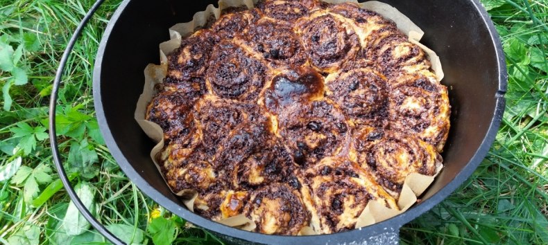 Zimtwecken aus dem Dutch Oven // © Martin Hagemann Zimtwecken aus dem Dutch Oven // © Martin Hagemann