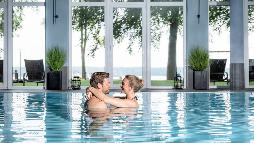 Pool - M&uuml;ritzpalais, &copy; DOMUSimages