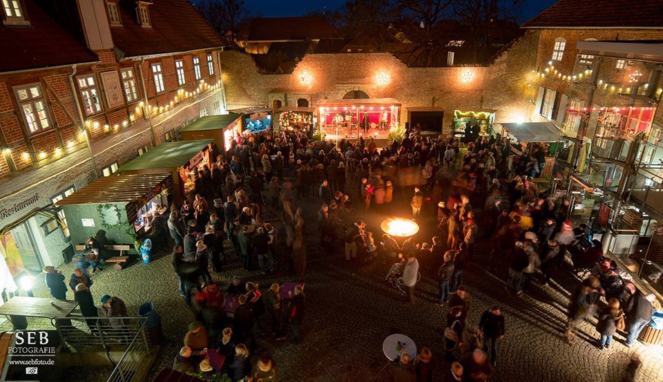 Weihnachtamarkt auf der Burg in Neustadt-Glewe, © Stadt Neustadt-Glewe/ SEB Fotografie