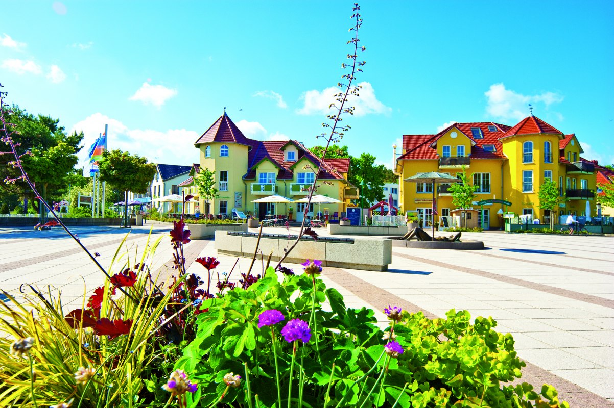 &copy; strandvorplatz-karlshagen