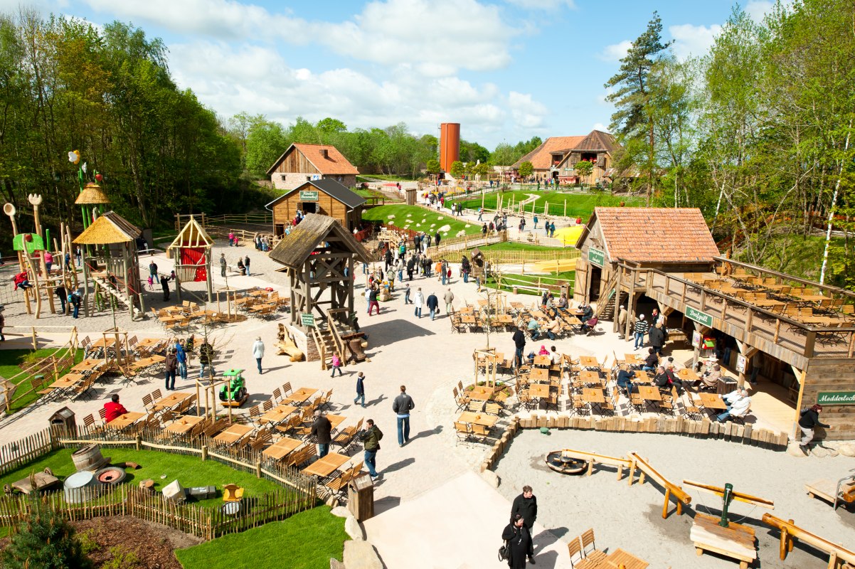 Uitzicht op het grote avonturendorp op R&uuml;gen // &copy; Karls Erlebnis-Dorf
