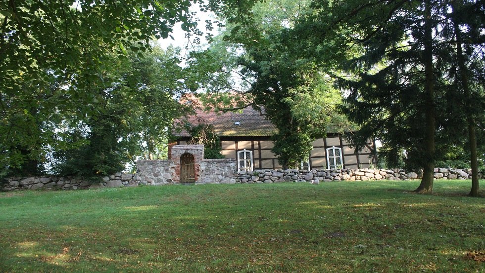 Kirche Strasen, © Mecklenburgische Kleinseenplatte Touristik GmbH