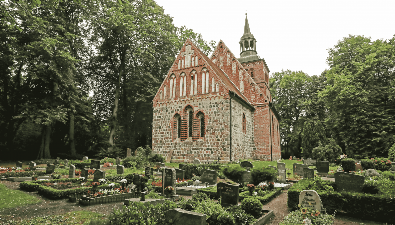 Friedhof vor der Kirche, © TMV/Gohlke