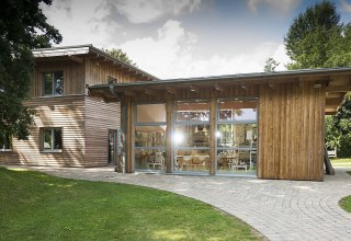 Kerzen gießen oder ziehen nach dänischem Vorbild, © Campingplatz Seehof GmbH Kerzen gießen oder ziehen nach dänischem Vorbild, © Campingplatz Seehof GmbH