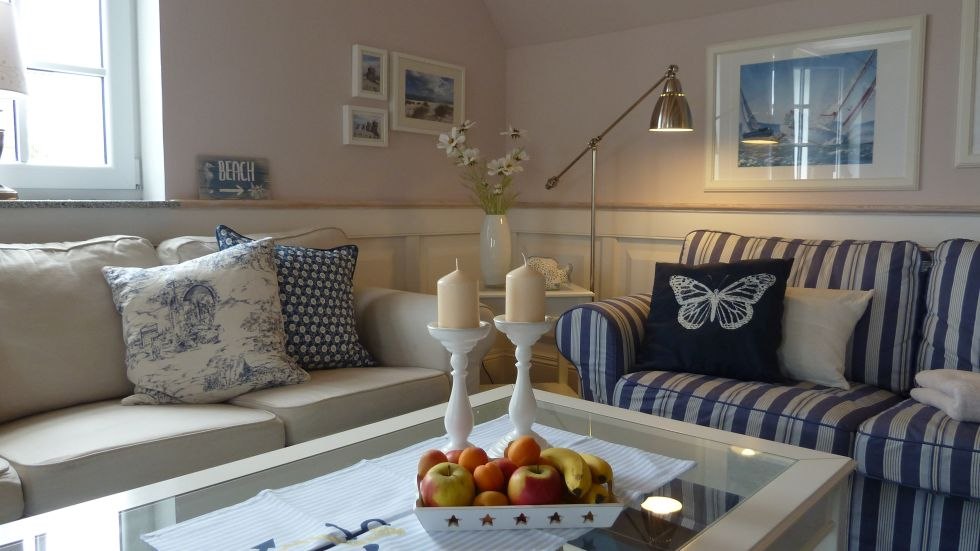 Wohnzimmer-Beispiel, © Ferienhäuser Salzhaff-Romantik Wohnzimmer-Beispiel, © Ferienhäuser Salzhaff-Romantik