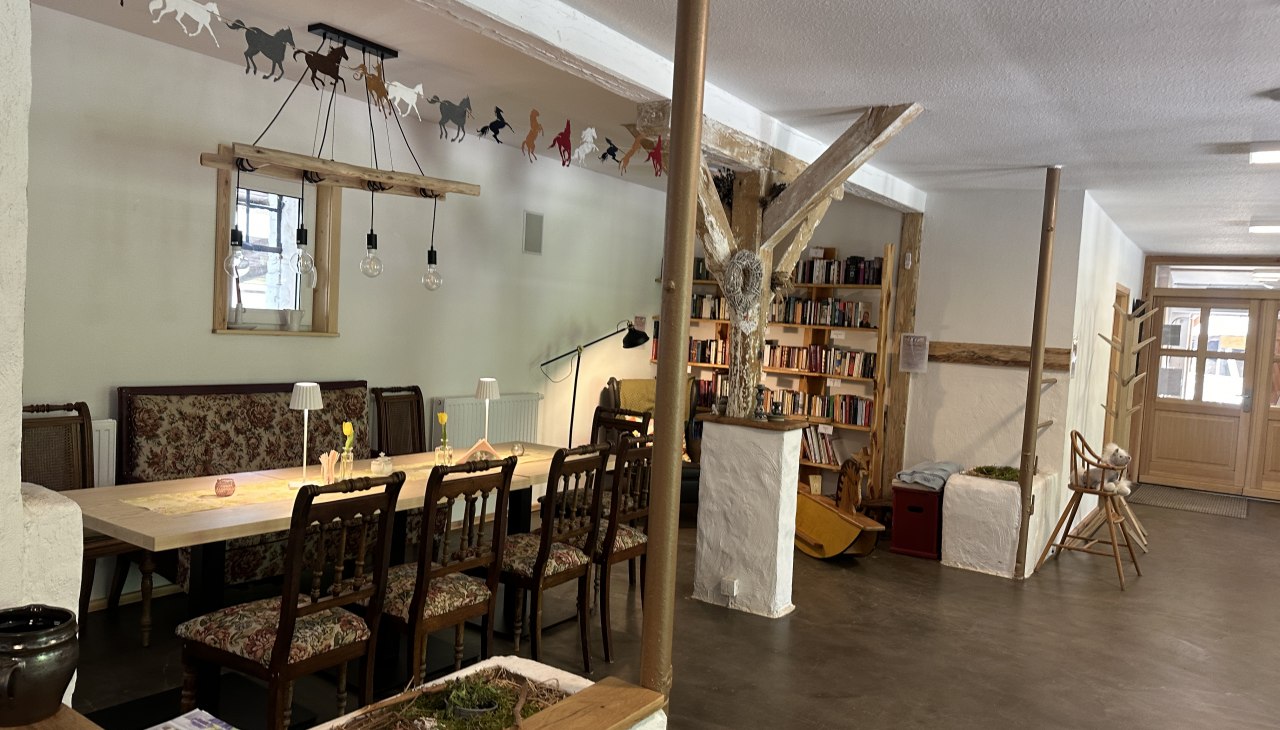 Café Hufschlag innen, © Landurlaub M-V e.V./ Anika Weisbrich Café Hufschlag innen, © Landurlaub M-V e.V./ Anika Weisbrich