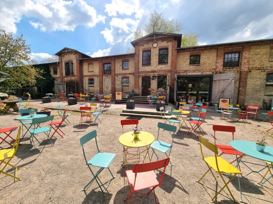 Frot uitzicht op de oude paardenstal rijden, &copy; Olaf Dr&uuml;mmer